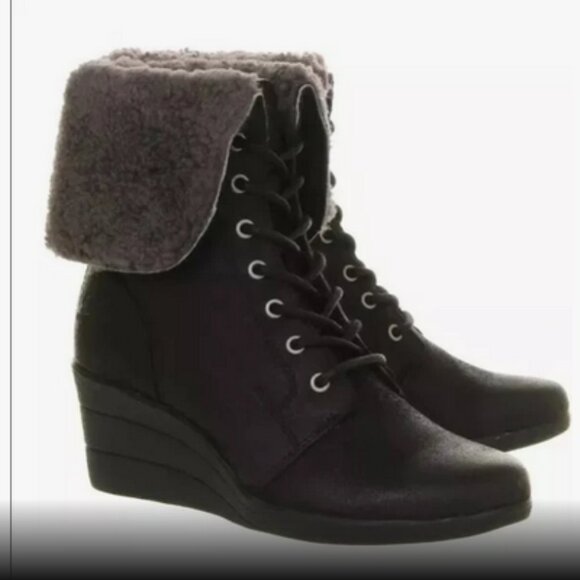UGG Zea Wedge Boot Womens Size 5 - black waterproof - Picture 1 of 7